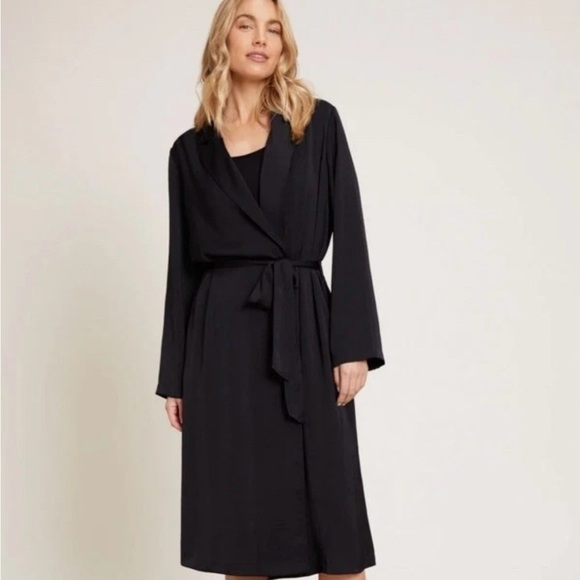 Barefoot Dreams Other - NEW Barefoot Dreams Black Collared Robe Size Large Washed Satin $198 NWT
